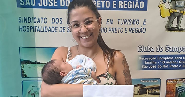 Mais uma trabalhadora é contemplada com o Benefício Natalidade do SETH