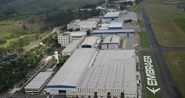 Sem acordo entre Embraer e Sindicato, Justiça do Trabalho determina extensão de benefícios a demitidos